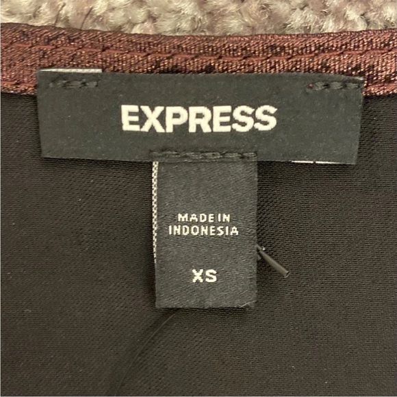 Express Women's Metallic V-Neck Balloon Sleeve Faux Wrap Top Size XS - NWT $68 - Picture 12 of 16